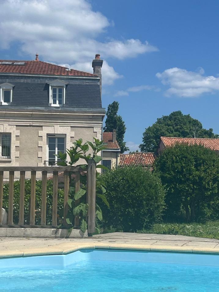 Les Tuileries De Chanteloup La Roche-Chalais Екстер'єр фото